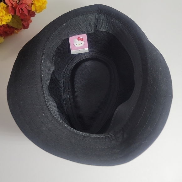 HELLO KITTY HAT ONE SIZE - Picture 6 of 6